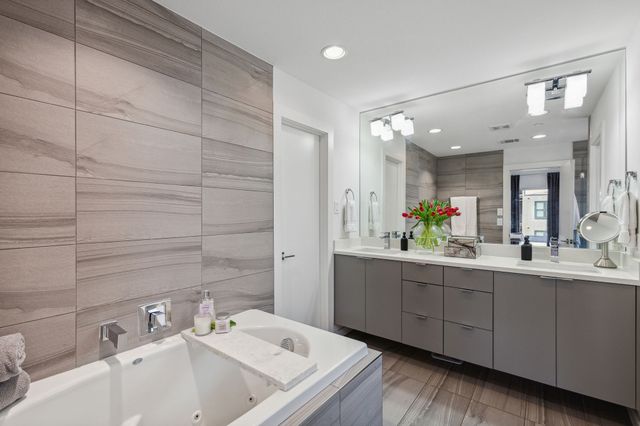 5015 Manett Street 101, Dallas, TX 75206
