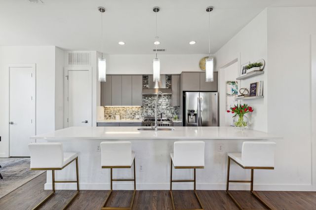 5015 Manett Street 101, Dallas, TX 75206