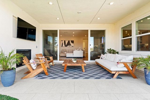 2940 Gait Way, Escondido, CA 92029