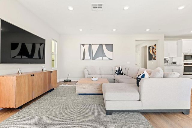 2940 Gait Way, Escondido, CA 92029