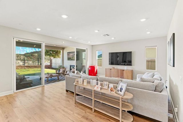 2940 Gait Way, Escondido, CA 92029