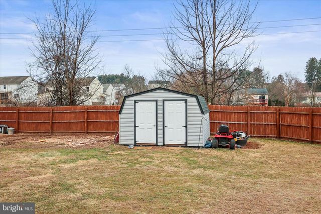 2300 WYNDHURST CT, York, PA 17408