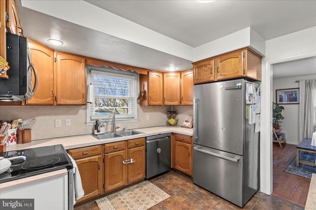 2300 WYNDHURST CT, York, PA 17408