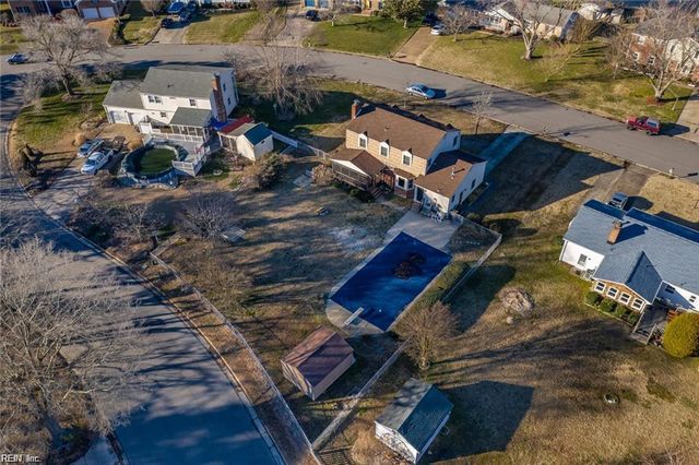 127 Freemoor DR, Poquoson, VA 23662