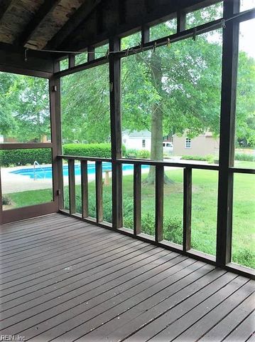 127 Freemoor DR, Poquoson, VA 23662