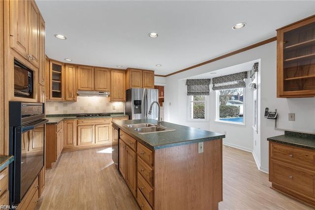 127 Freemoor DR, Poquoson, VA 23662