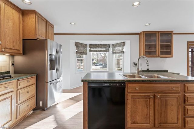 127 Freemoor DR, Poquoson, VA 23662