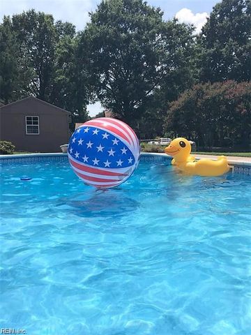 127 Freemoor DR, Poquoson, VA 23662