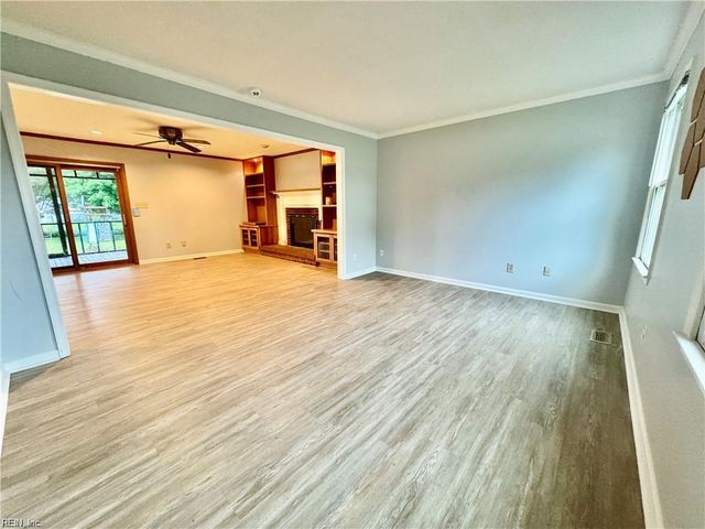 127 Freemoor DR, Poquoson, VA 23662