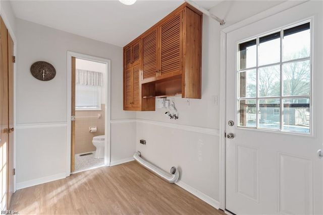 127 Freemoor DR, Poquoson, VA 23662