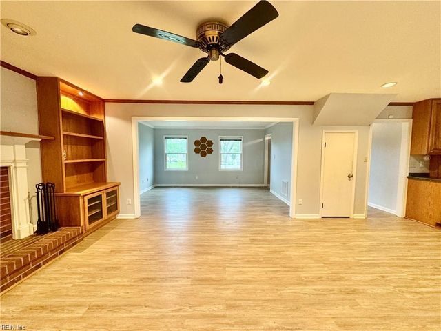 127 Freemoor DR, Poquoson, VA 23662