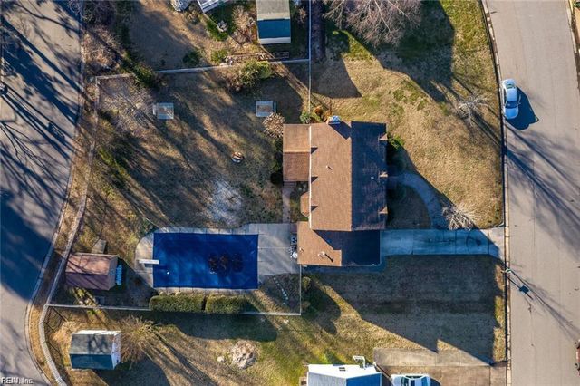 127 Freemoor DR, Poquoson, VA 23662