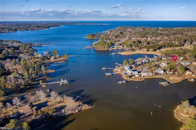 127 Freemoor DR, Poquoson, VA 23662