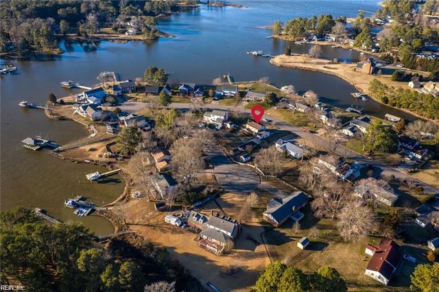 127 Freemoor DR, Poquoson, VA 23662