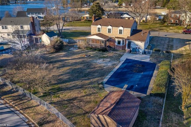 127 Freemoor DR, Poquoson, VA 23662