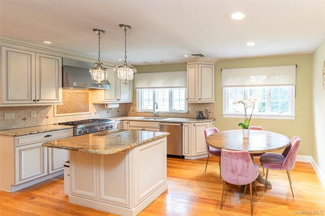 52 Woodland Avenue, Bronxville, NY 10708