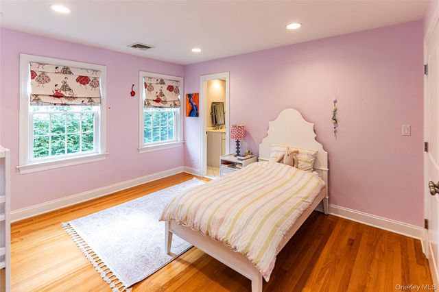 52 Woodland Avenue, Bronxville, NY 10708