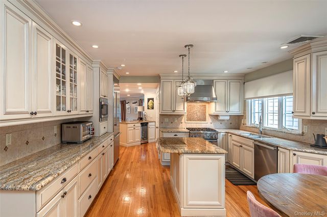 52 Woodland Avenue, Bronxville, NY 10708