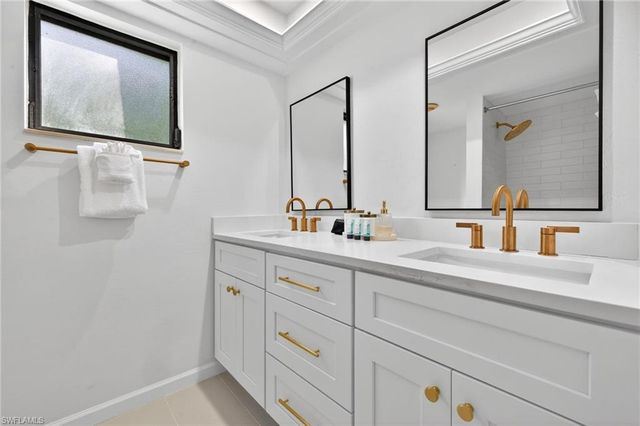 1304 Par View DR, Sanibel, FL 33957