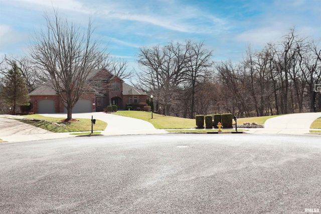 6800 N STONECREST Court, Peoria, IL 61615