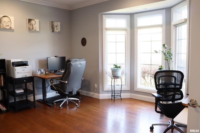 6800 N STONECREST Court, Peoria, IL 61615