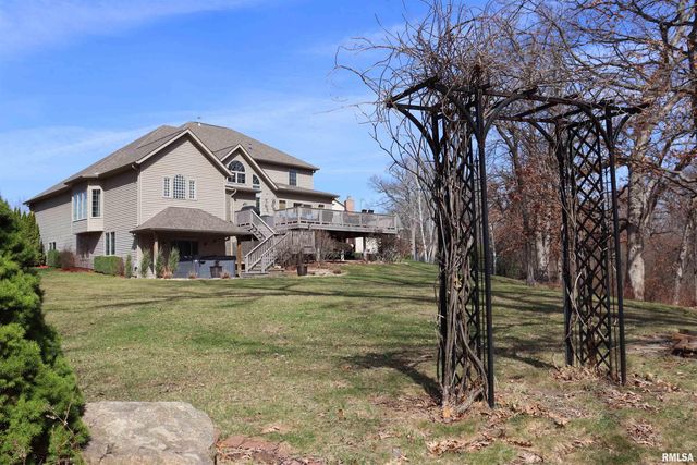 6800 N STONECREST Court, Peoria, IL 61615