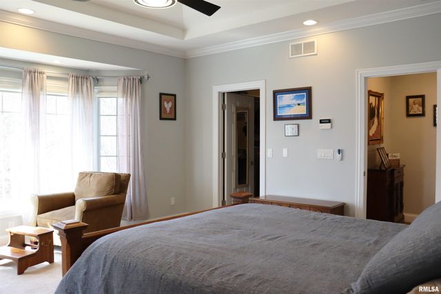 6800 N STONECREST Court, Peoria, IL 61615