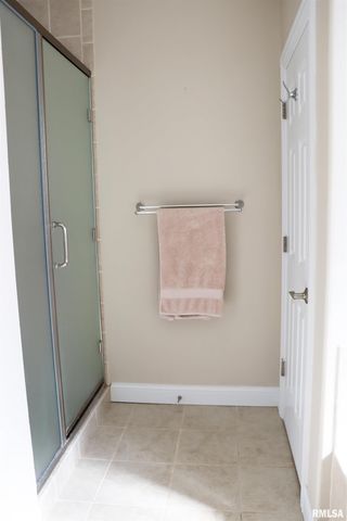 6800 N STONECREST Court, Peoria, IL 61615