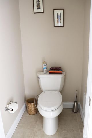 6800 N STONECREST Court, Peoria, IL 61615