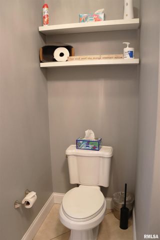 6800 N STONECREST Court, Peoria, IL 61615