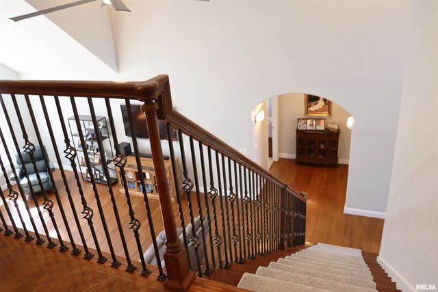 6800 N STONECREST Court, Peoria, IL 61615