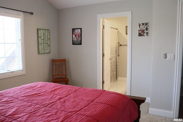 6800 N STONECREST Court, Peoria, IL 61615