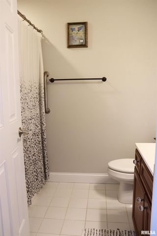 6800 N STONECREST Court, Peoria, IL 61615