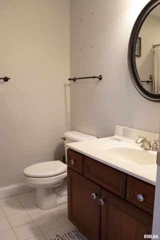 6800 N STONECREST Court, Peoria, IL 61615