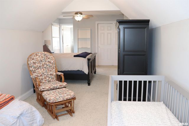 6800 N STONECREST Court, Peoria, IL 61615