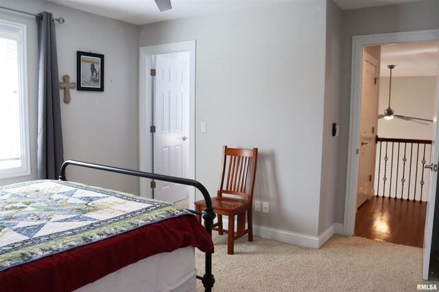 6800 N STONECREST Court, Peoria, IL 61615