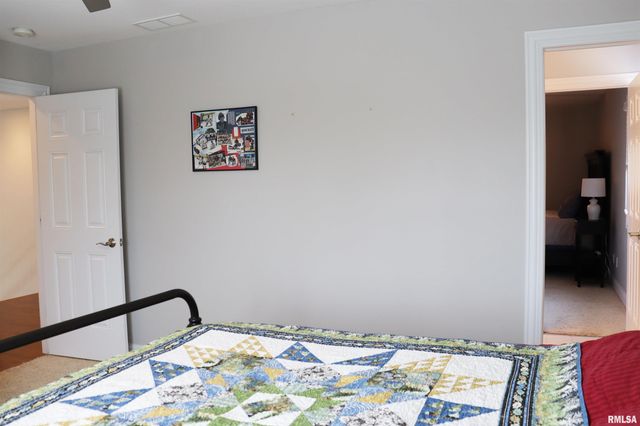 6800 N STONECREST Court, Peoria, IL 61615