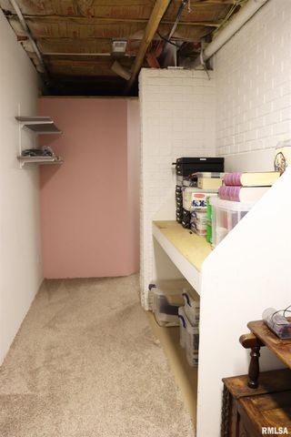 6800 N STONECREST Court, Peoria, IL 61615