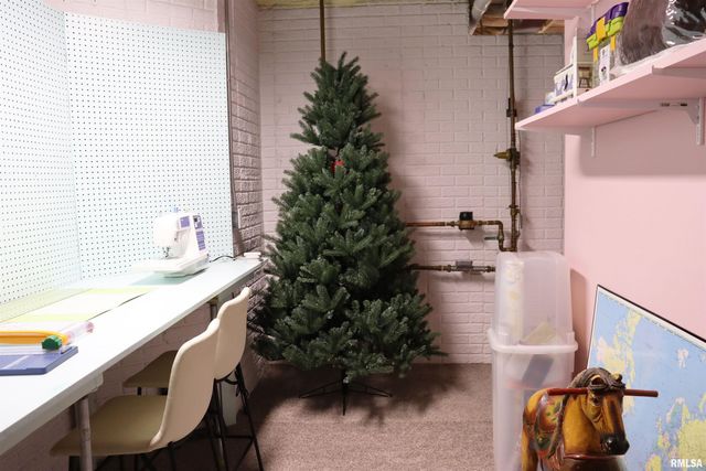 6800 N STONECREST Court, Peoria, IL 61615