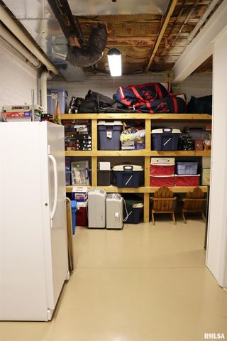 6800 N STONECREST Court, Peoria, IL 61615