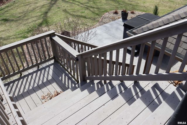 6800 N STONECREST Court, Peoria, IL 61615