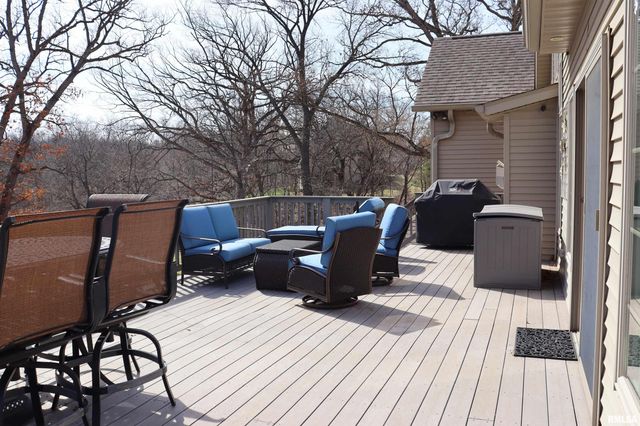 6800 N STONECREST Court, Peoria, IL 61615