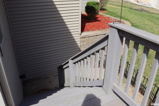 6800 N STONECREST Court, Peoria, IL 61615