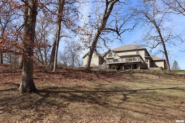 6800 N STONECREST Court, Peoria, IL 61615