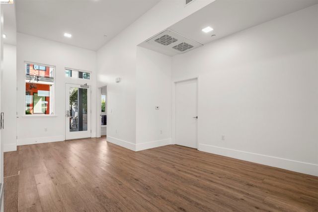 1545 32nd Street 208, Oakland, CA 94608