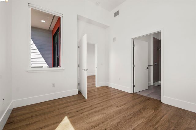 1545 32nd Street 208, Oakland, CA 94608