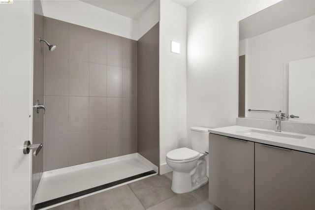 1545 32nd Street 208, Oakland, CA 94608