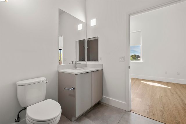 1545 32nd Street 208, Oakland, CA 94608