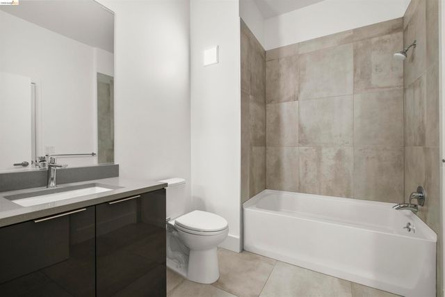 1545 32nd Street 208, Oakland, CA 94608