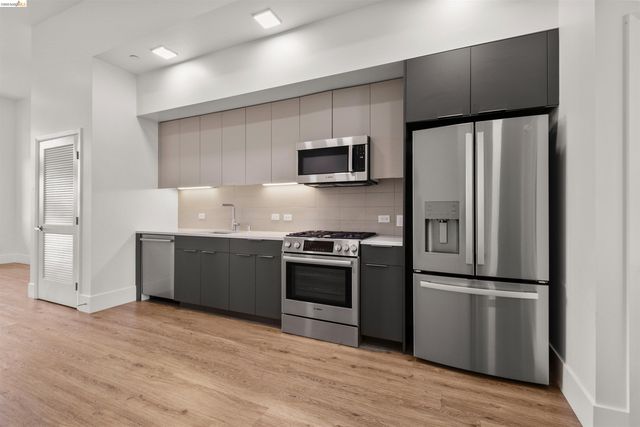 1545 32nd Street 208, Oakland, CA 94608